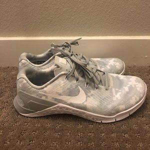 Almost Brand New Nike Metcon 3 White Camo